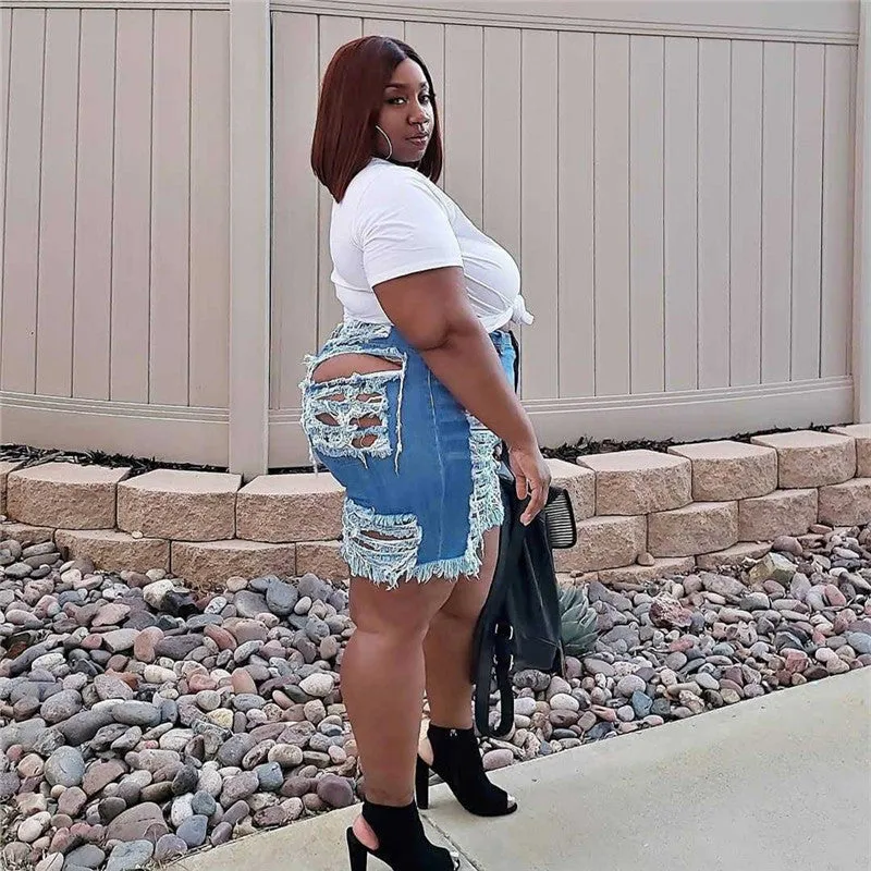 10 Pieces) Wholesale XL-5XL Woman Oversized Hollow Out Washed Denim Shorts