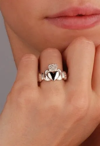 14K White Gold Claddagh Ring 5W