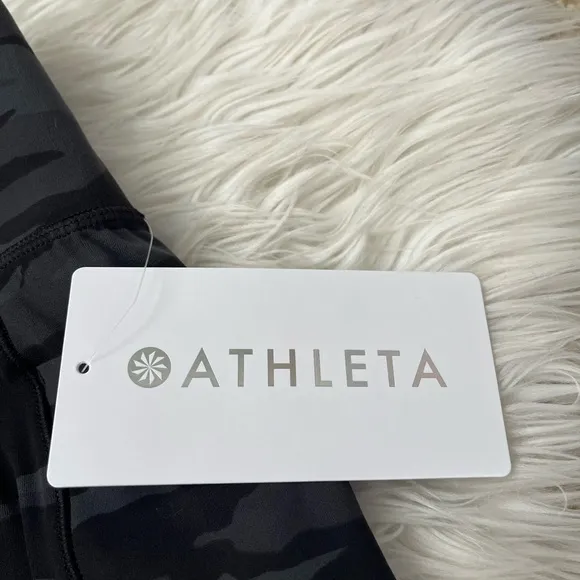 {Athleta} Salutation Stash Pocket 16.5&quot; Skort in Black / Grey Camo - XS - NWT