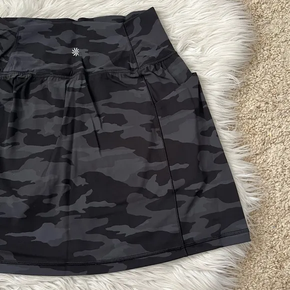 {Athleta} Salutation Stash Pocket 16.5&quot; Skort in Black / Grey Camo - XS - NWT