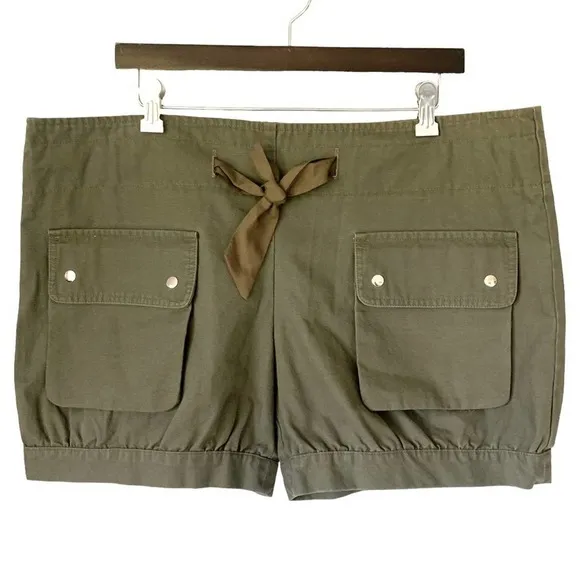 Barney’s New York Sunner Silk &amp; Cotton High Rise Cargo Shorts Olive Size 10 New