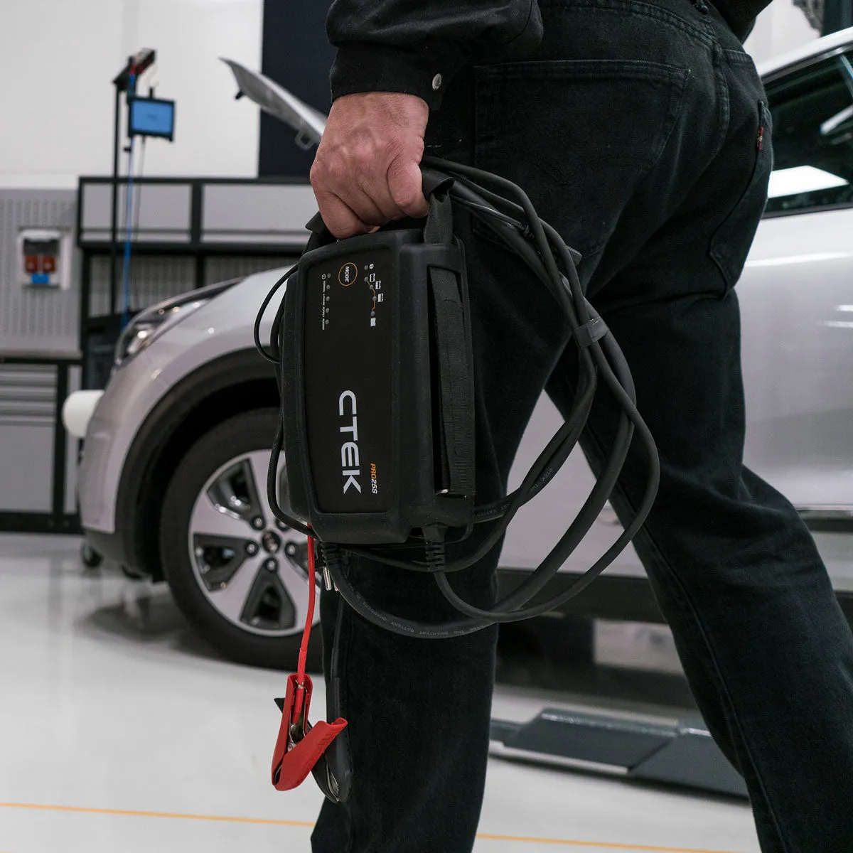 CTEK - Pro25s Charger - B7RY