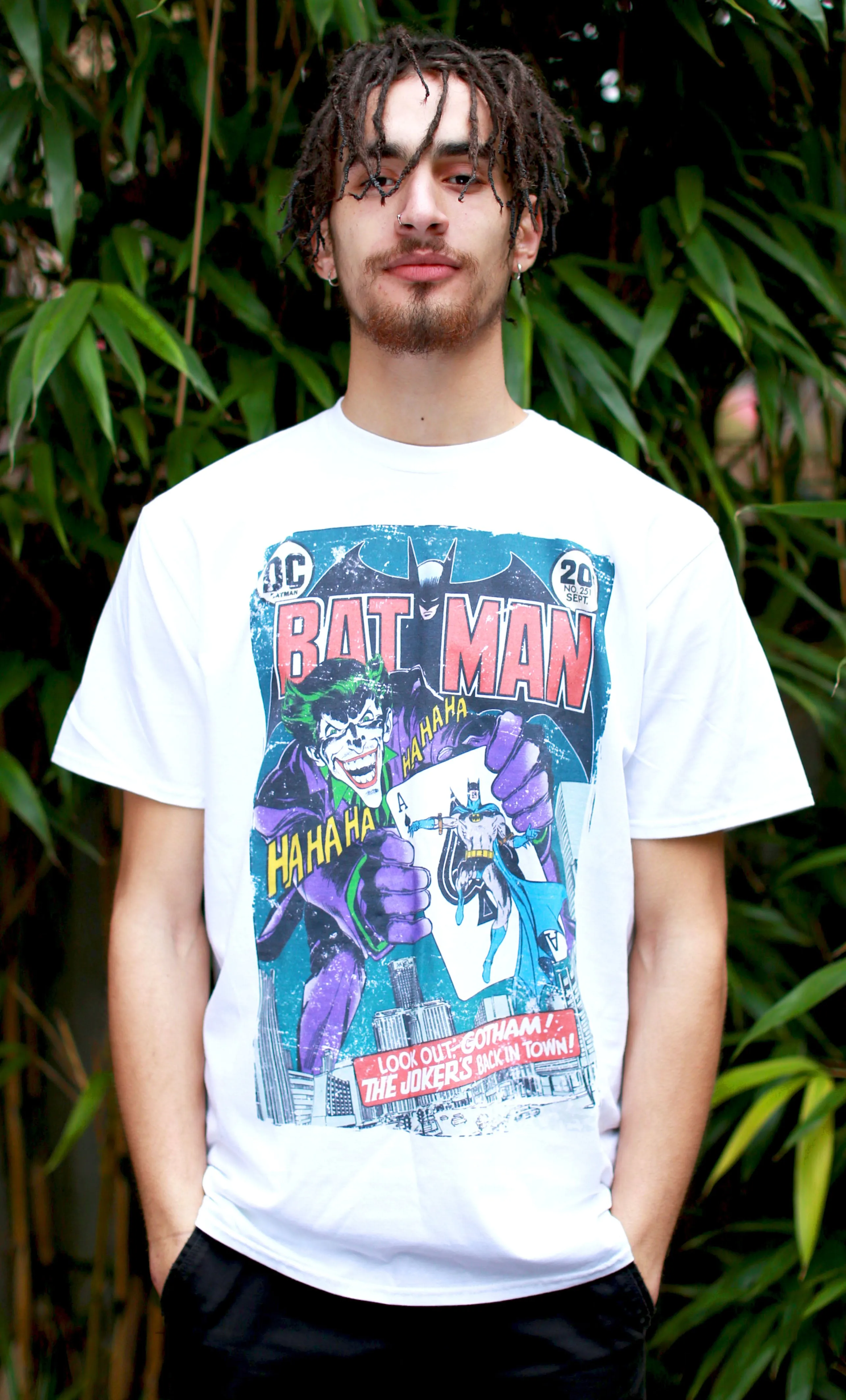 DC Comics Batman Cover 251 Joker Official Men's T-shirt (White)