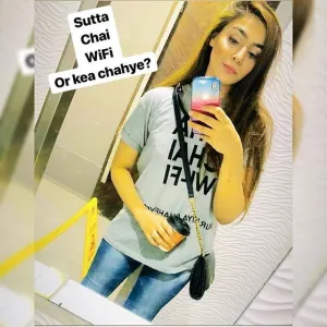 Heather Grey Sutta Chai Wifi Aur Kya Chaye Printed T-Shirt For Women