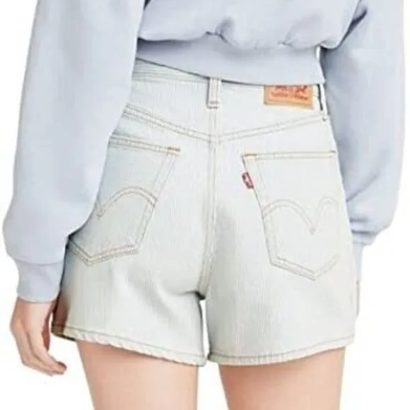 Levi’s High-Waisted Mom Shorts Size 24 Light Blue White Denim Stripey NWT