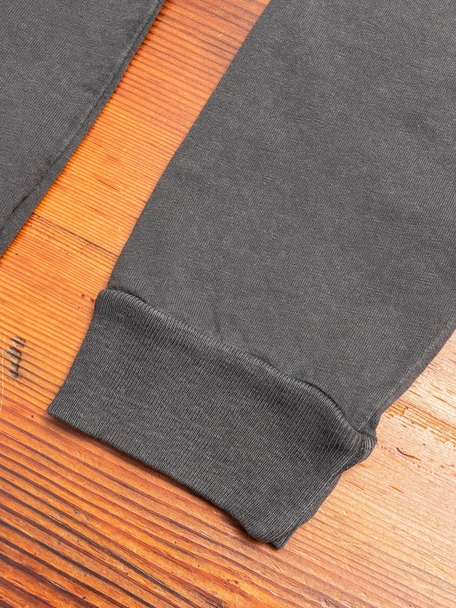 Long Sleeve University T-Shirt in Carbon