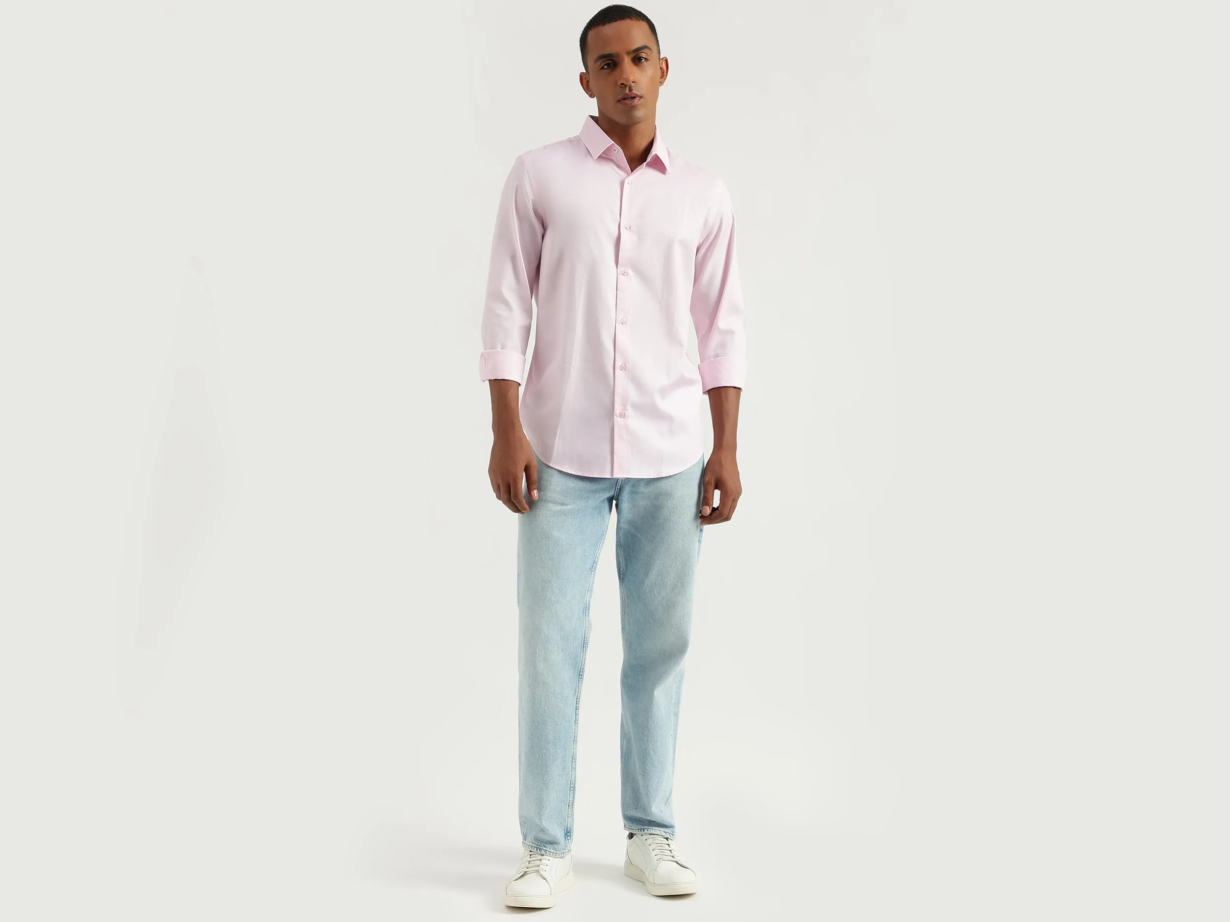 Men's Slim Fit Cutaway Collar Solid Shirts