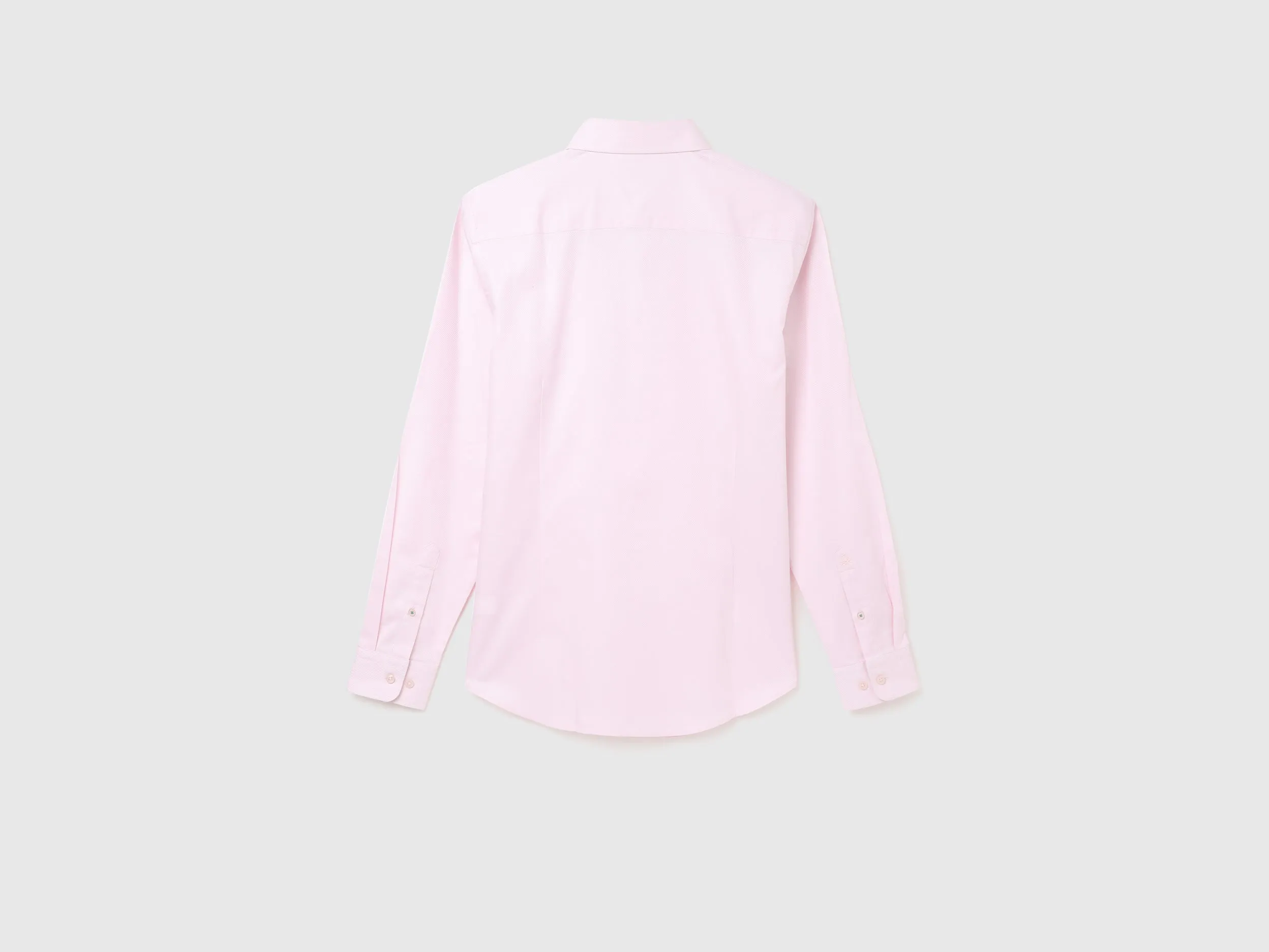 Men's Slim Fit Cutaway Collar Solid Shirts