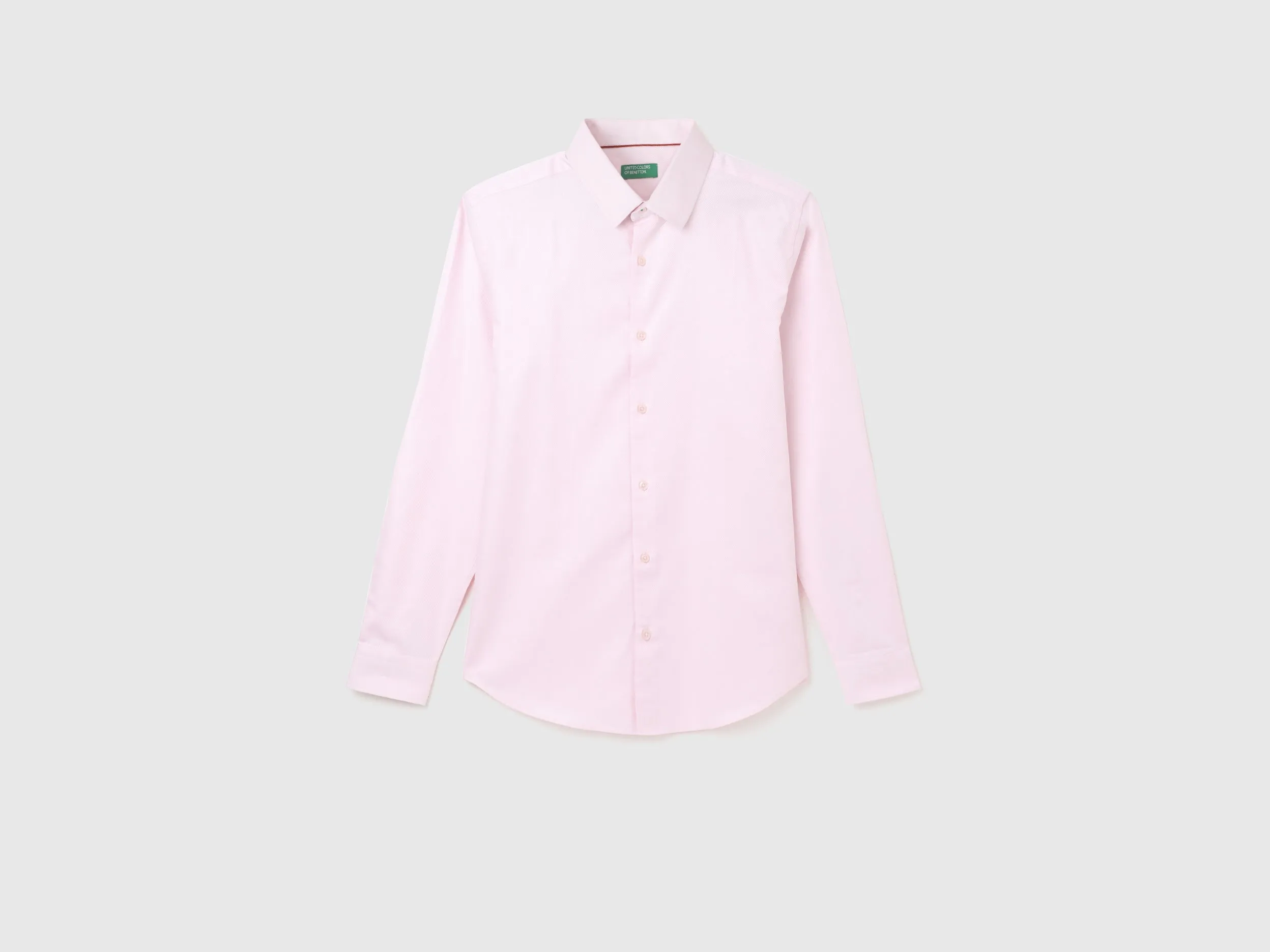Men's Slim Fit Cutaway Collar Solid Shirts