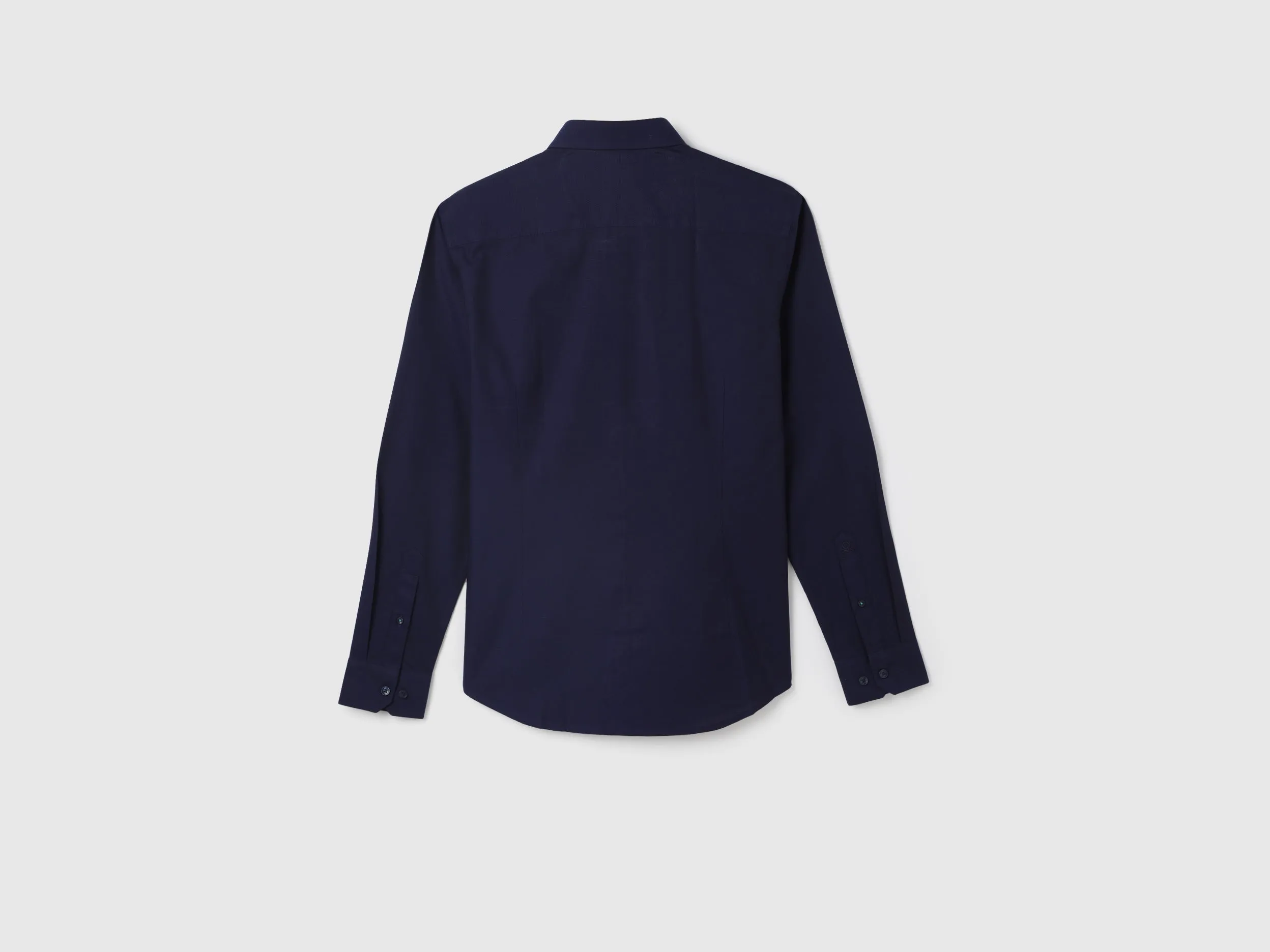 Men's Slim Fit Cutaway Collar Solid Shirts