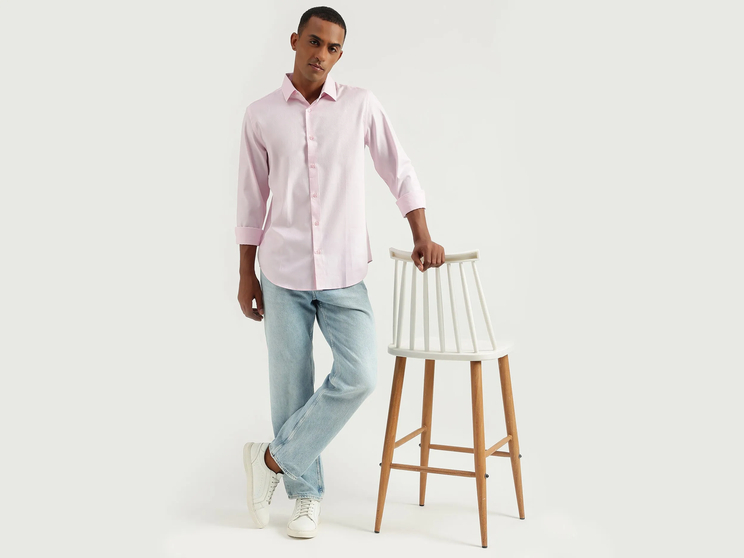 Men's Slim Fit Cutaway Collar Solid Shirts