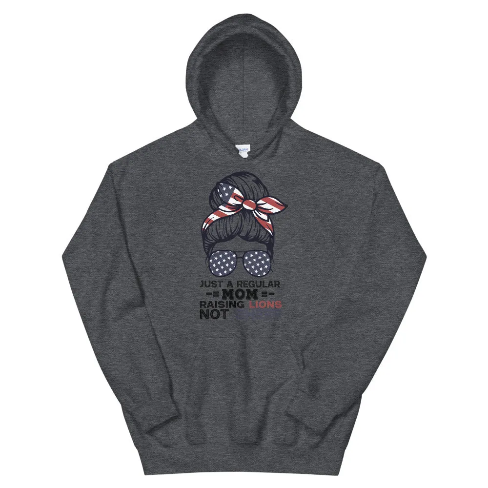 Moms raising Lions not sheep Unisex Hoodie