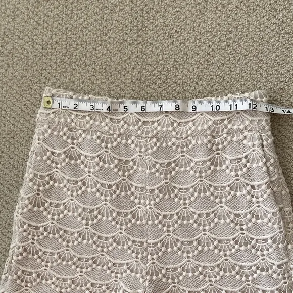 NEW Express High Rise Scalloped Lace Shorts Business Chic Cream 00 0 NWT RARE