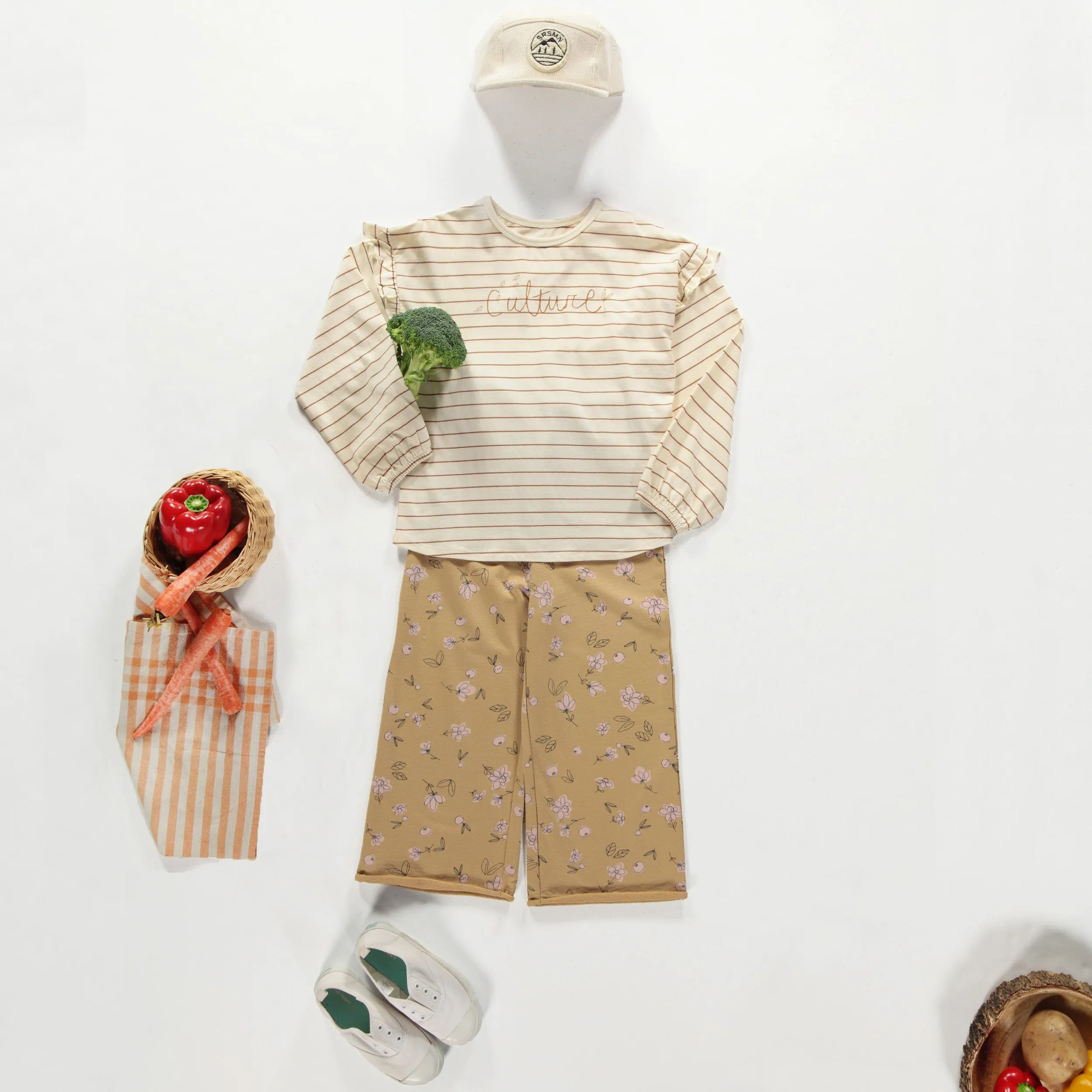 Pantalon brun avec fleurs roses et jambes en coton français, enfant || Brown pants with pink flowers and wide legs in french terry, child