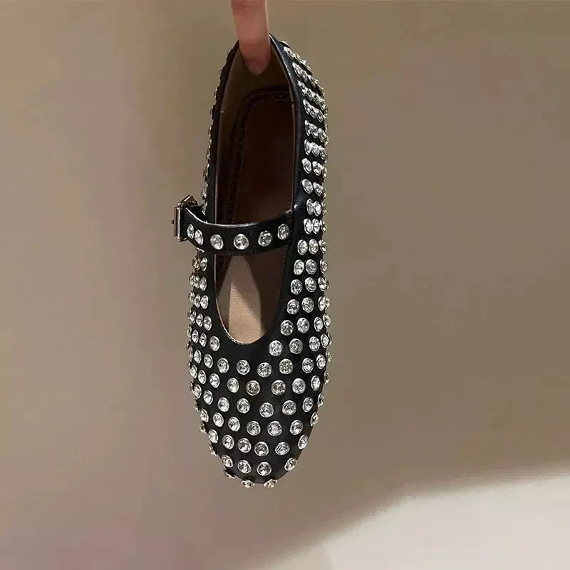 Studded moccasin for women