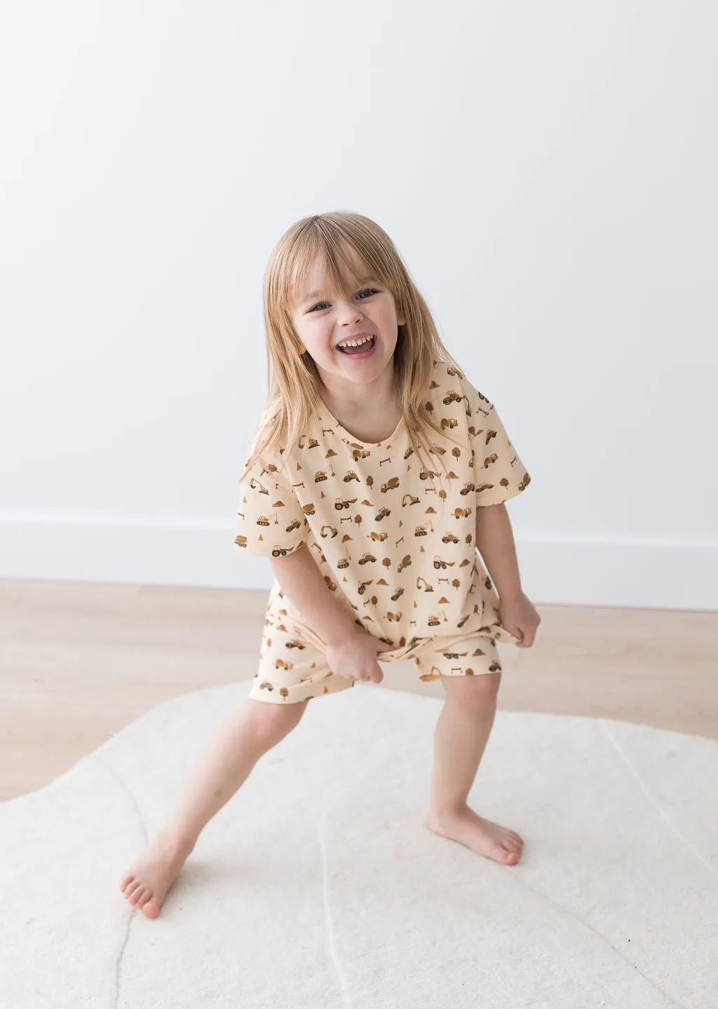 T-Shirt & Short Set | Construction