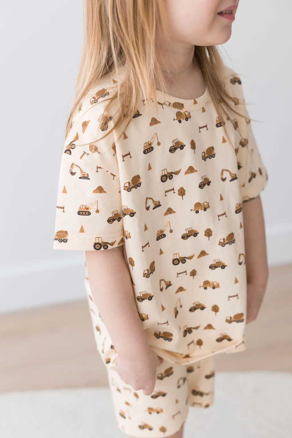 T-Shirt & Short Set | Construction