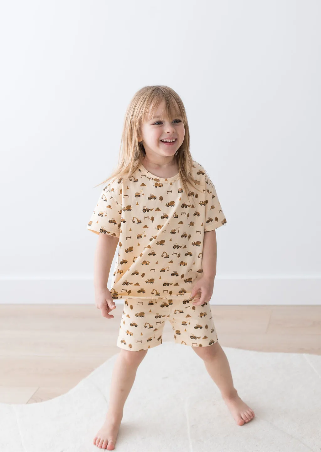 T-Shirt & Short Set | Construction