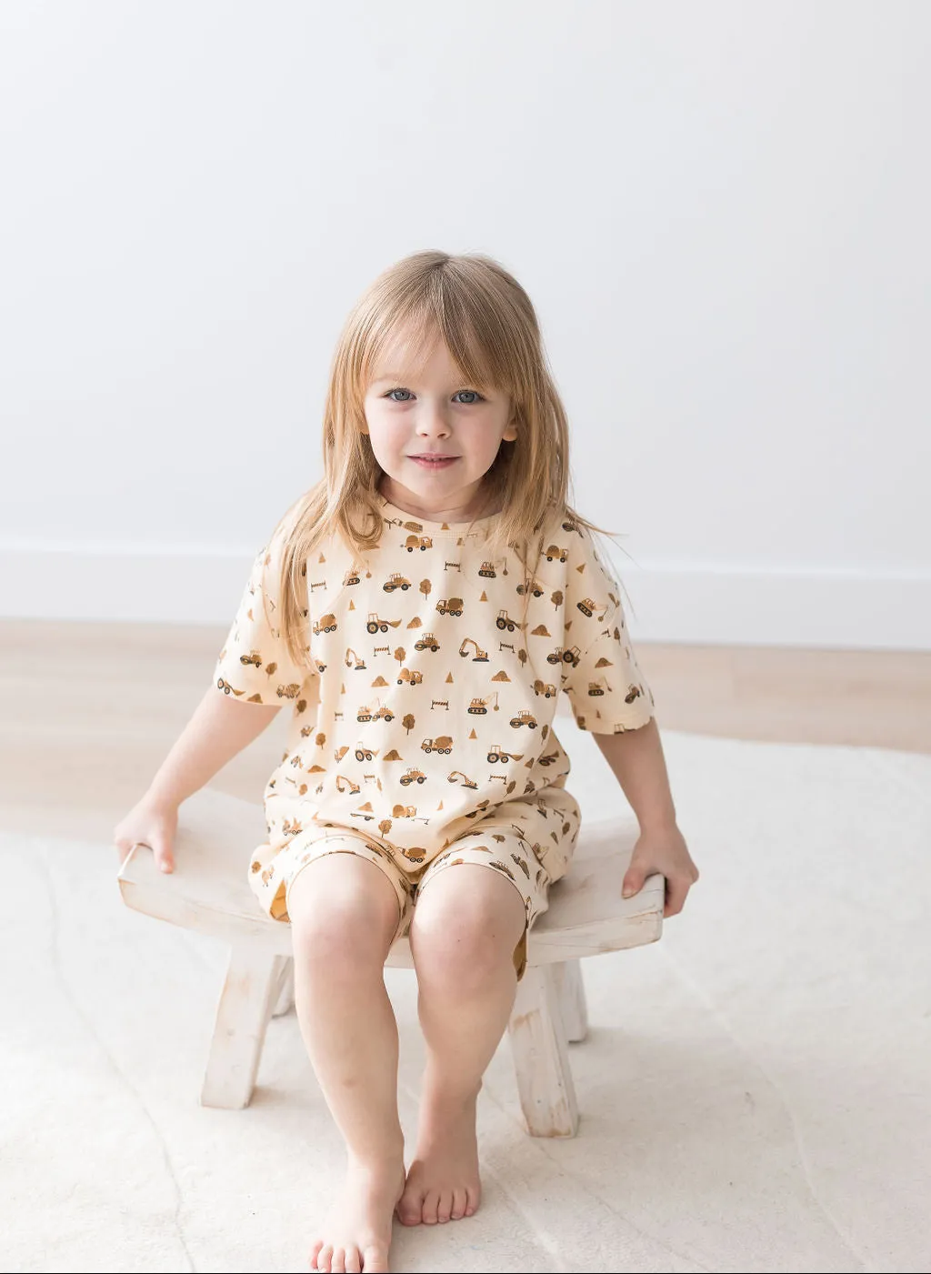 T-Shirt & Short Set | Construction