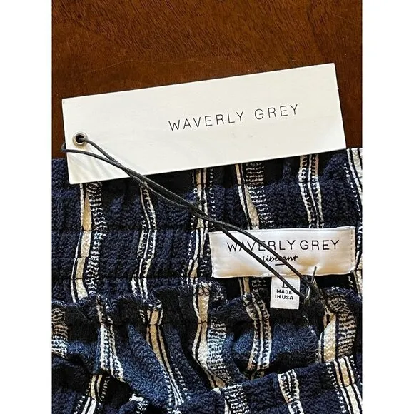 Waverly Grey Navy Blue And White Striped Elastic Waist Violet Shorts Size L