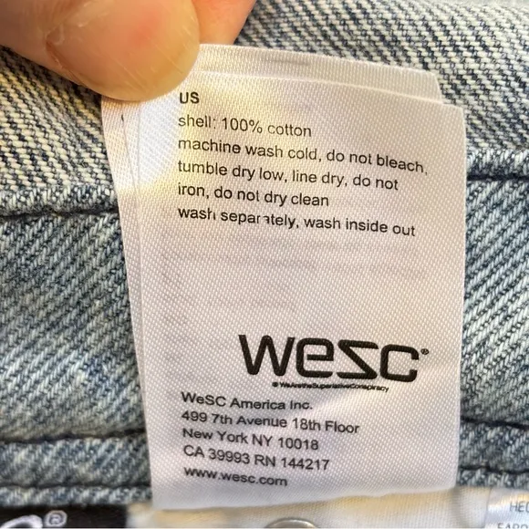 WeSC Overall Shorts Daisy Print Light Wash Denim Y2K Streetwear M/L/4 Unisex NEW