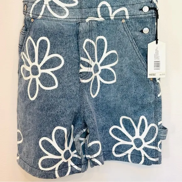 WeSC Overall Shorts Daisy Print Light Wash Denim Y2K Streetwear M/L/4 Unisex NEW