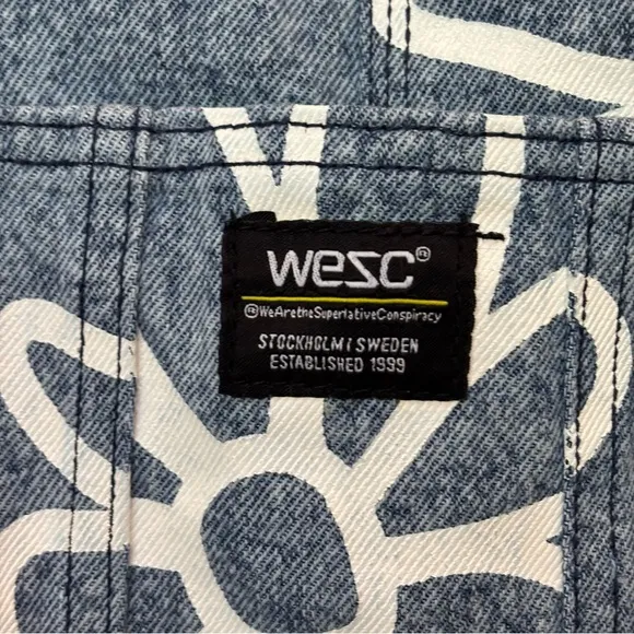 WeSC Overall Shorts Daisy Print Light Wash Denim Y2K Streetwear M/L/4 Unisex NEW