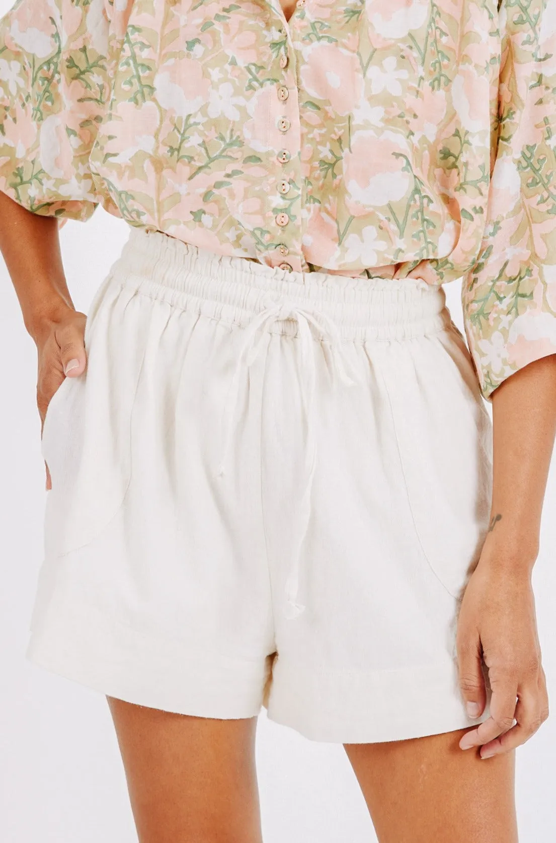 Woodstock Shorts in Bone