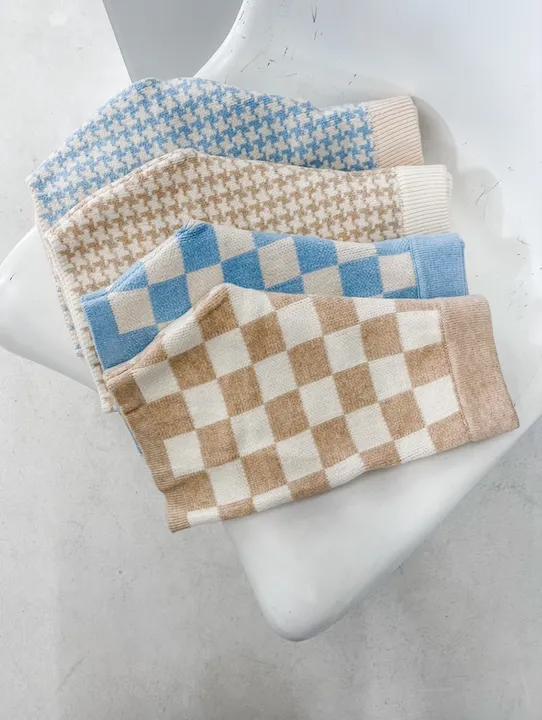Zoe Houndstooth Shorts Beige